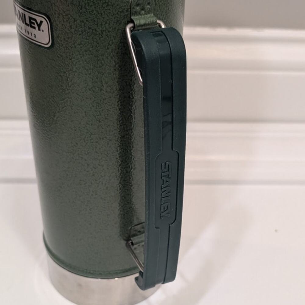 Stanley Classic Vacuum Bottle Thermos Hammertone Green Hiking Camping Heavy Duty - Picture 4 of 10